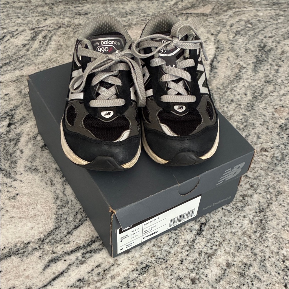 New Balance Kids'  990 v6 Sneaker l 9